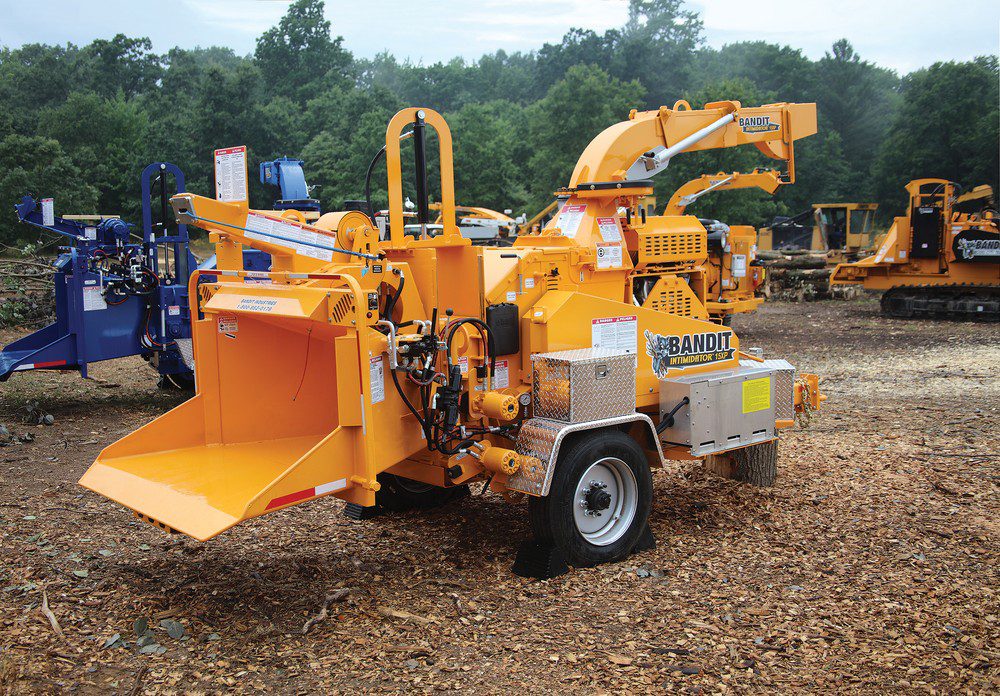 Browse Specs and more for the INTIMIDATOR™ 15XPC Track Hand-Fed Chipper - Bobcat of Atlanta